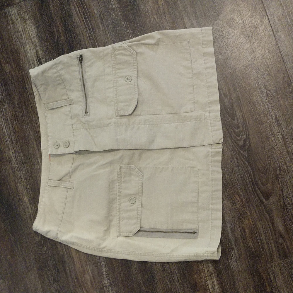 Mossissue women's khaki skirt, size 13